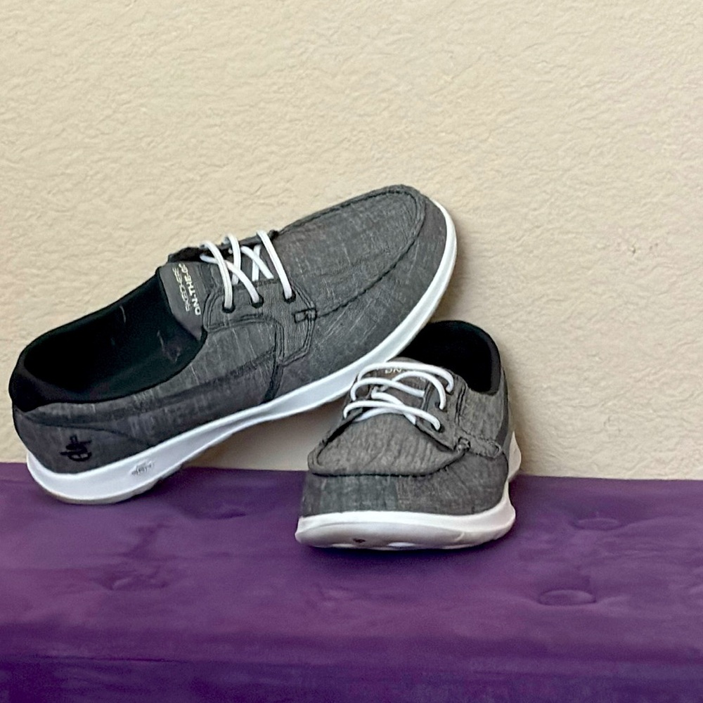 Skechers EUC